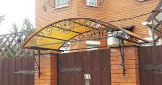 Навесы над калиткой - монтаж в калуге от НавесыКлг | от 1766 рублей